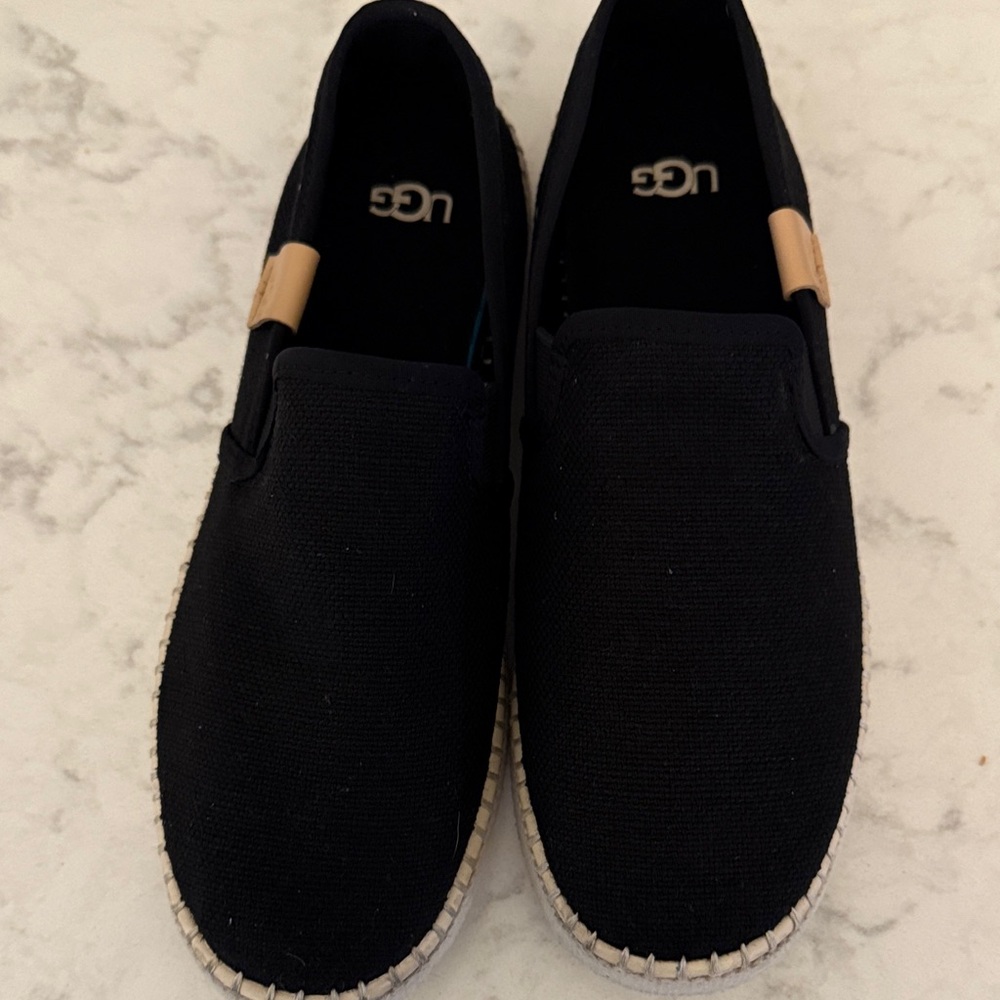 UGG Women's Luciah Slip-On Sneaker Black